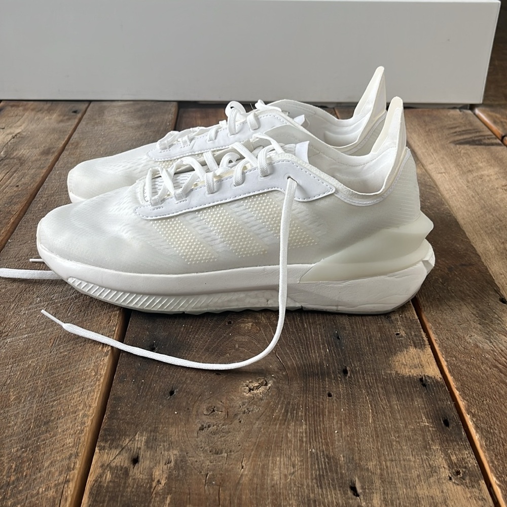 Adidas Avryn Running Shoes. sz 10.5 - Picture 4 of 7